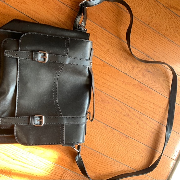 Men's Black Leather Messenger Bag - Picture 1 of 8